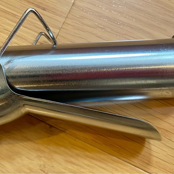 Conair Instant Heat 1 1/2" Curling Iron. Iron & Cord Are Both In Good Condition - Picture 4 of 8